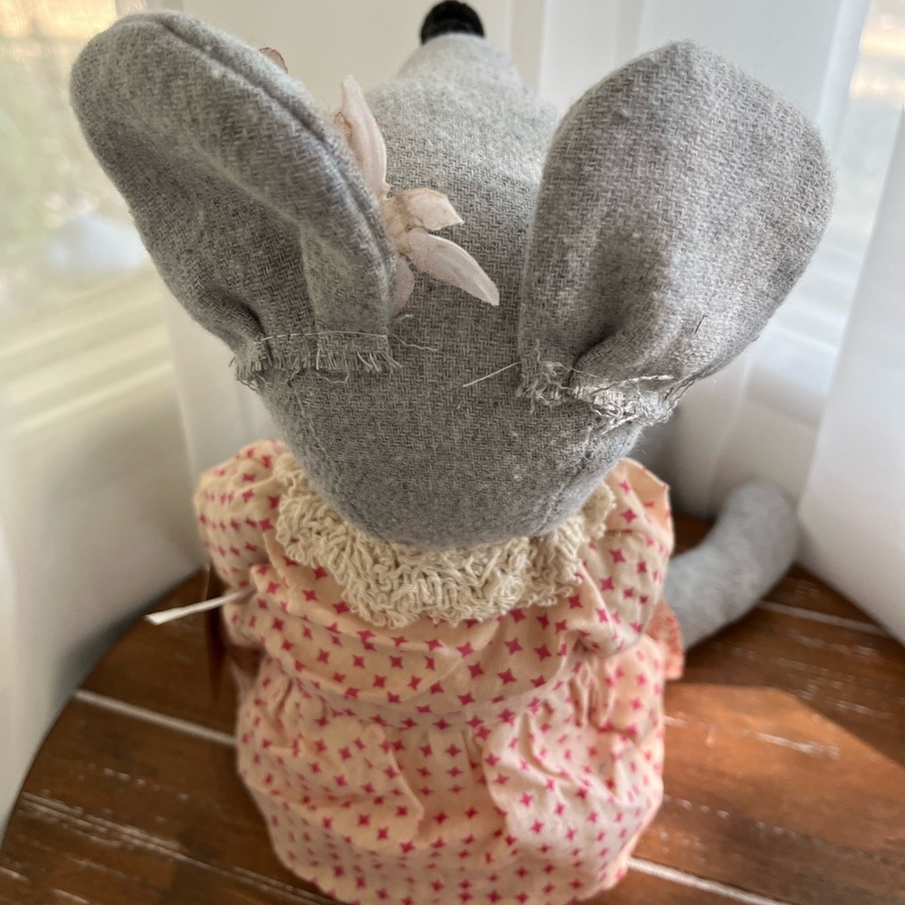 Primitive Mouse Watering Can Garden Mouse‎ Doll By Hearthside Collection - Picture 5 of 7